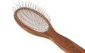 G1501195C-gorgol-drewniana-szczotka-do-wlosow-fsc-pneumatyczna-szpilka-metalowa-owal-mala-fot3_resize.jpg